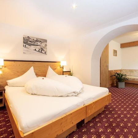 Hotel Garni Tyola Ішгль Екстер'єр фото
