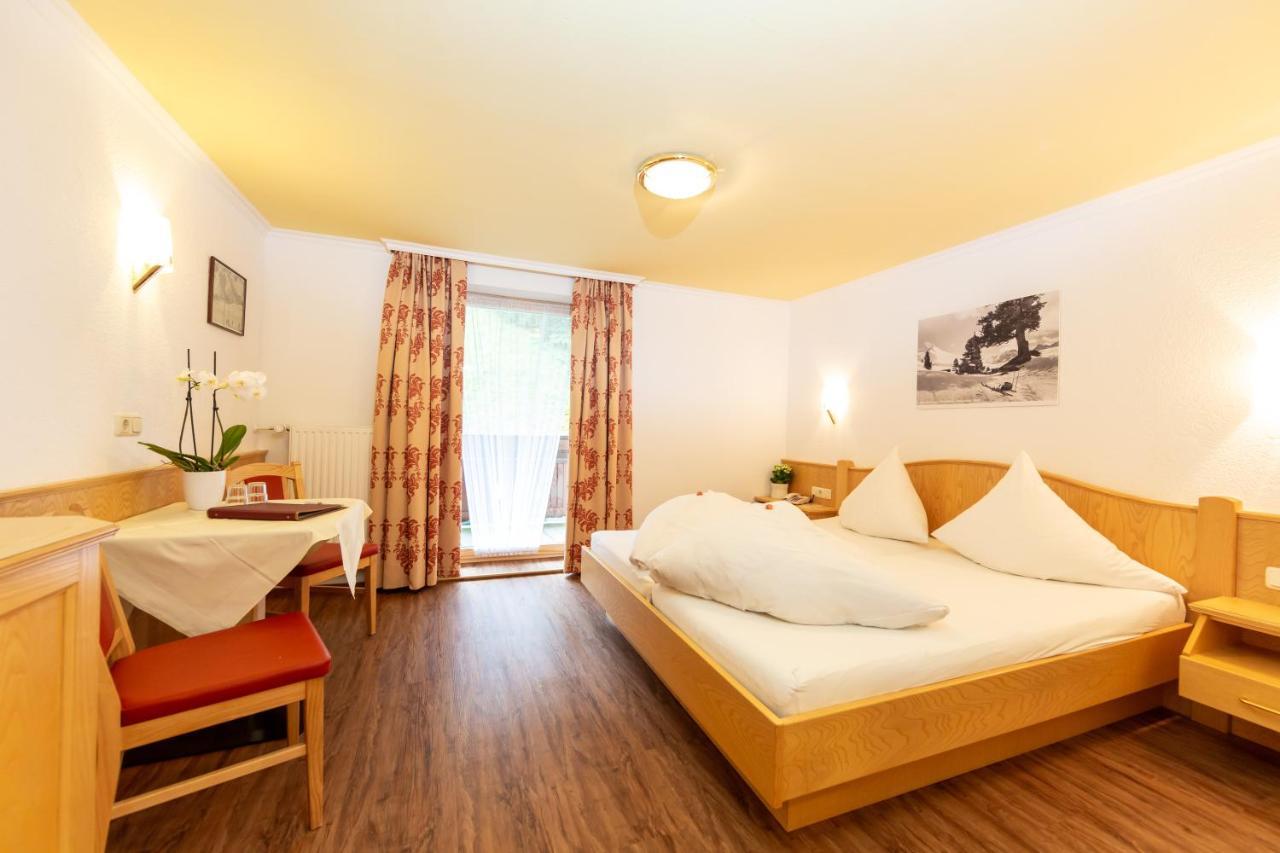 Hotel Garni Tyola Ішгль Екстер'єр фото